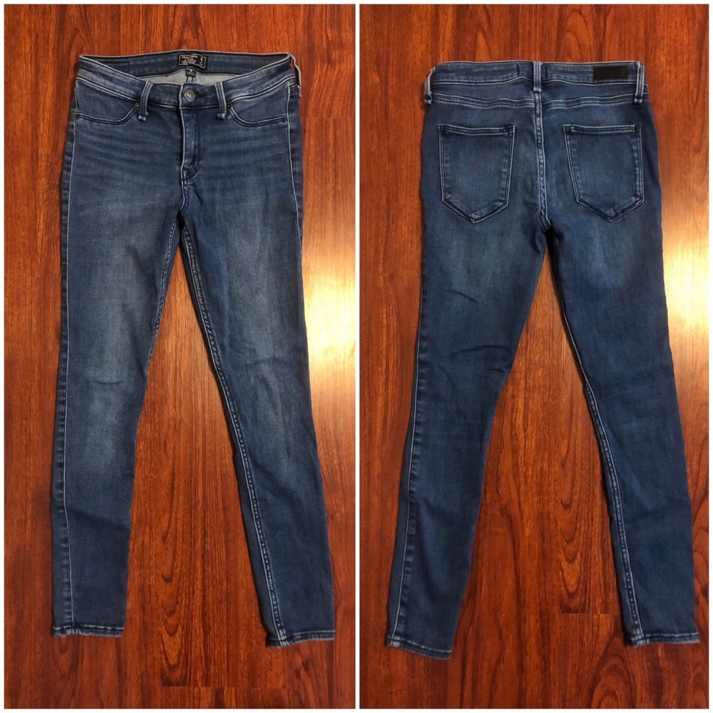 *2 PAIRS AVAILABLE* A&F Harper low rise jeggings